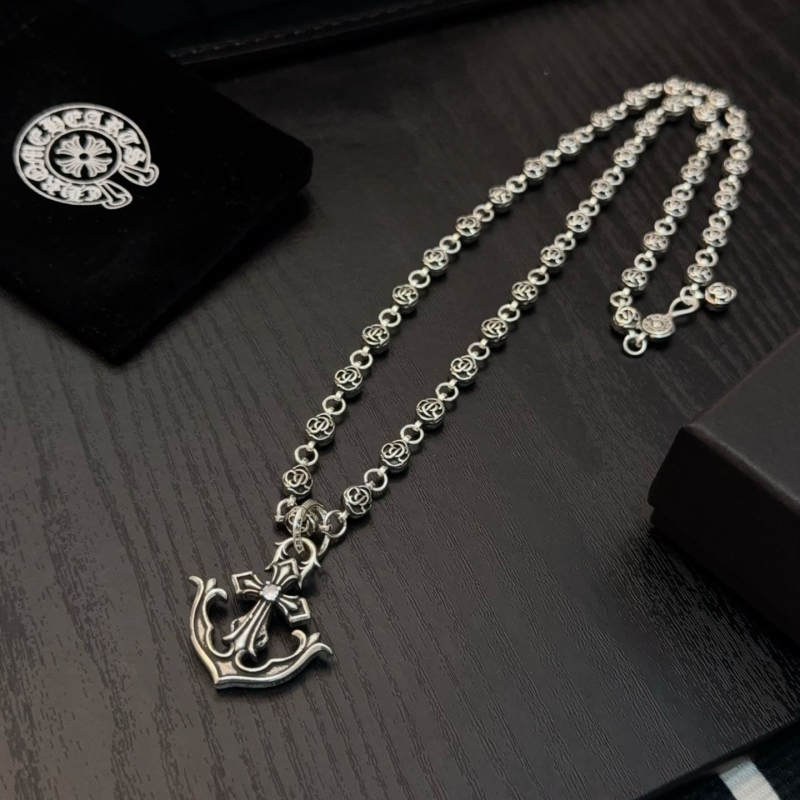 Ch*0me He**ts necklaces